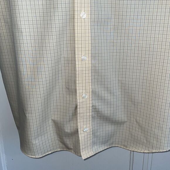 Eddie Bauer yellow & blue check wrinkle resistant cotton short sleeve shirt - Picture 4 of 9
